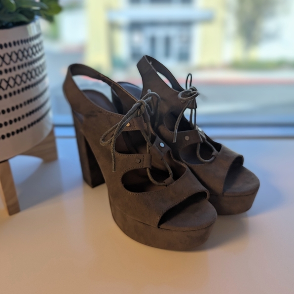 Indigo Rd. Lace-Up Platforms - Picture 2 of 4